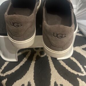 Women’s Uggs gray